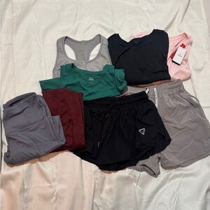 Women’s workout bundle size Xs S gilly hicks all in motion totalities baeleaf